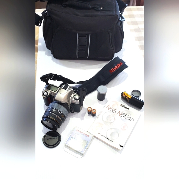 Nikon N65 35mm SLR Camera Black and Silver